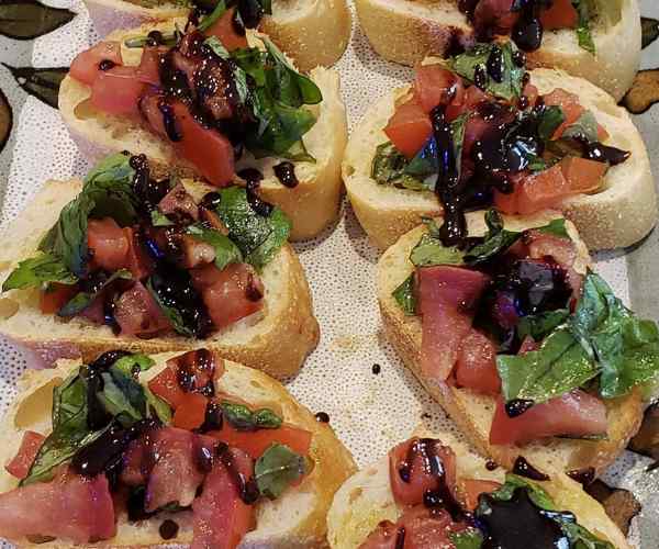 Bruschetta with Balsamic Glaze Drizzle