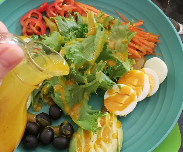 Creamy Turmeric Salad Dressing 