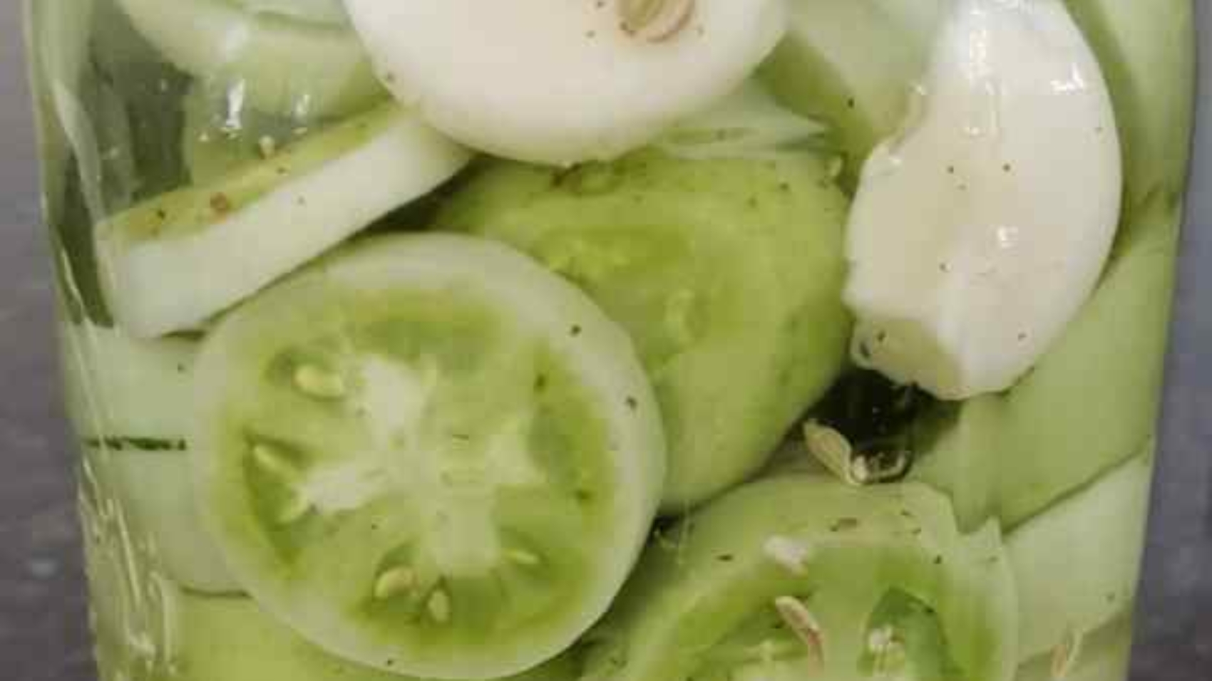 Pickled green toms opt