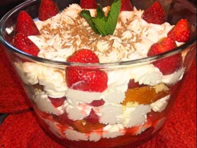 Opt Strawberry Trifle