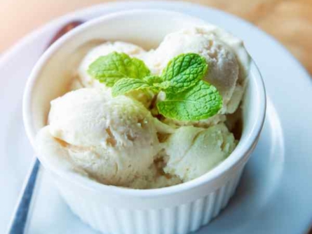 Creamy Dreamy Vanilla Ice cream, stock opt
