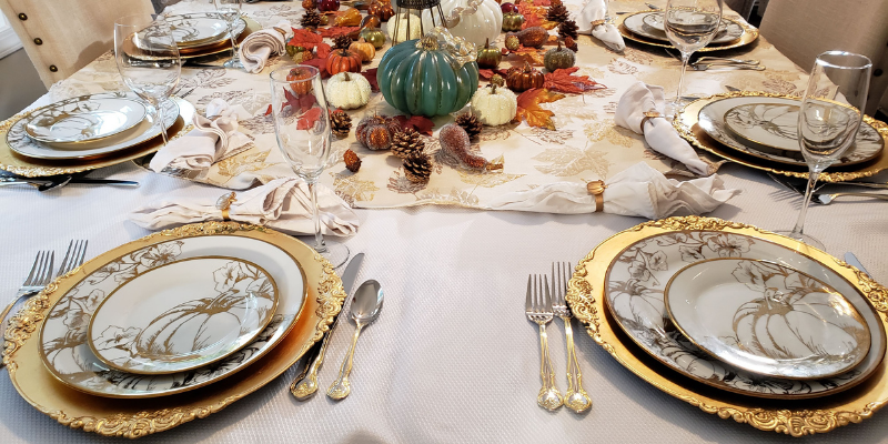 How To Host Thanksgiving Like a Pro