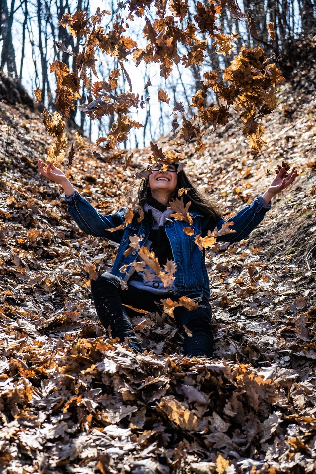 playing in the leaves